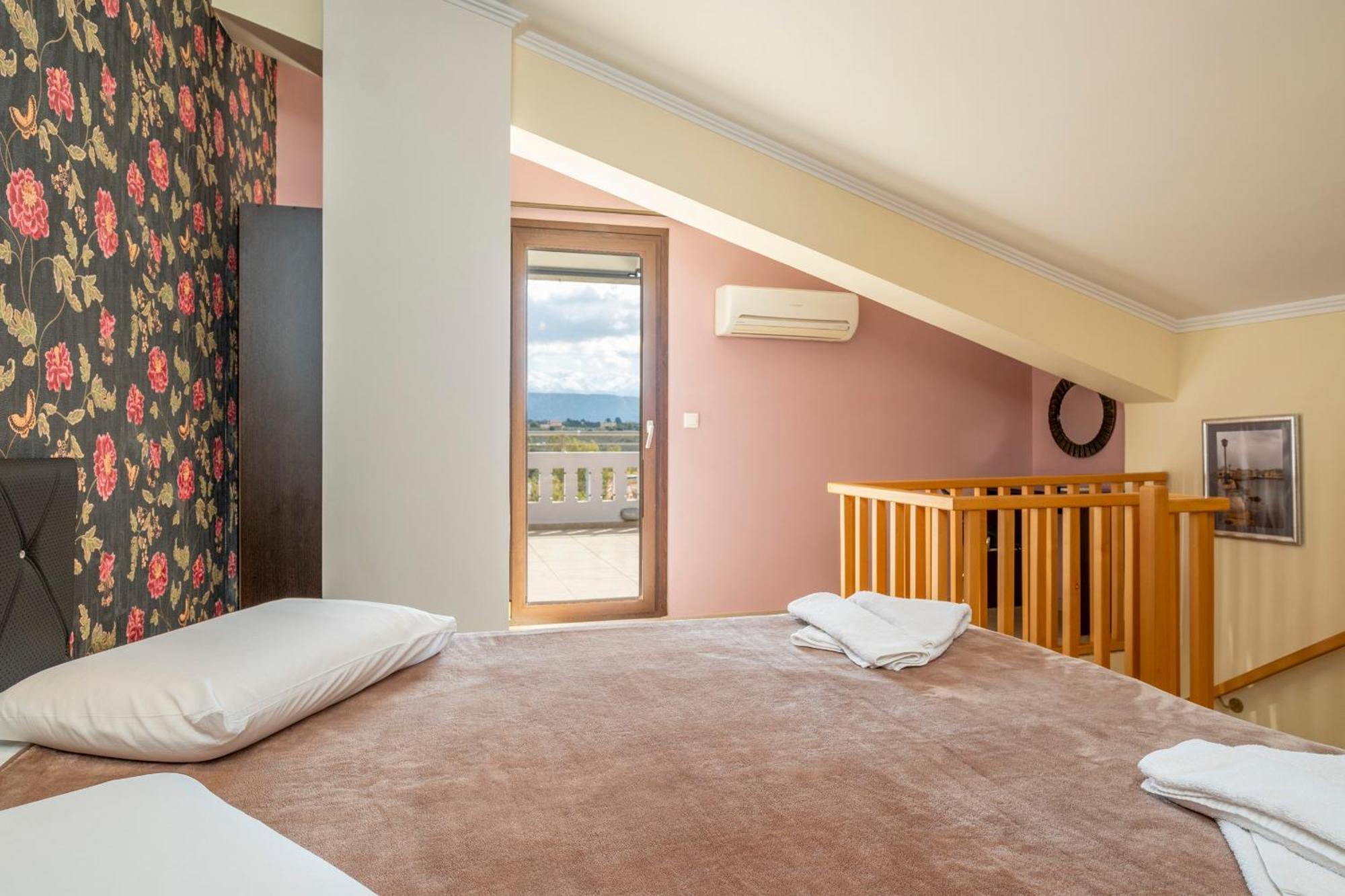 Areti Suites Kathiana Luaran gambar
